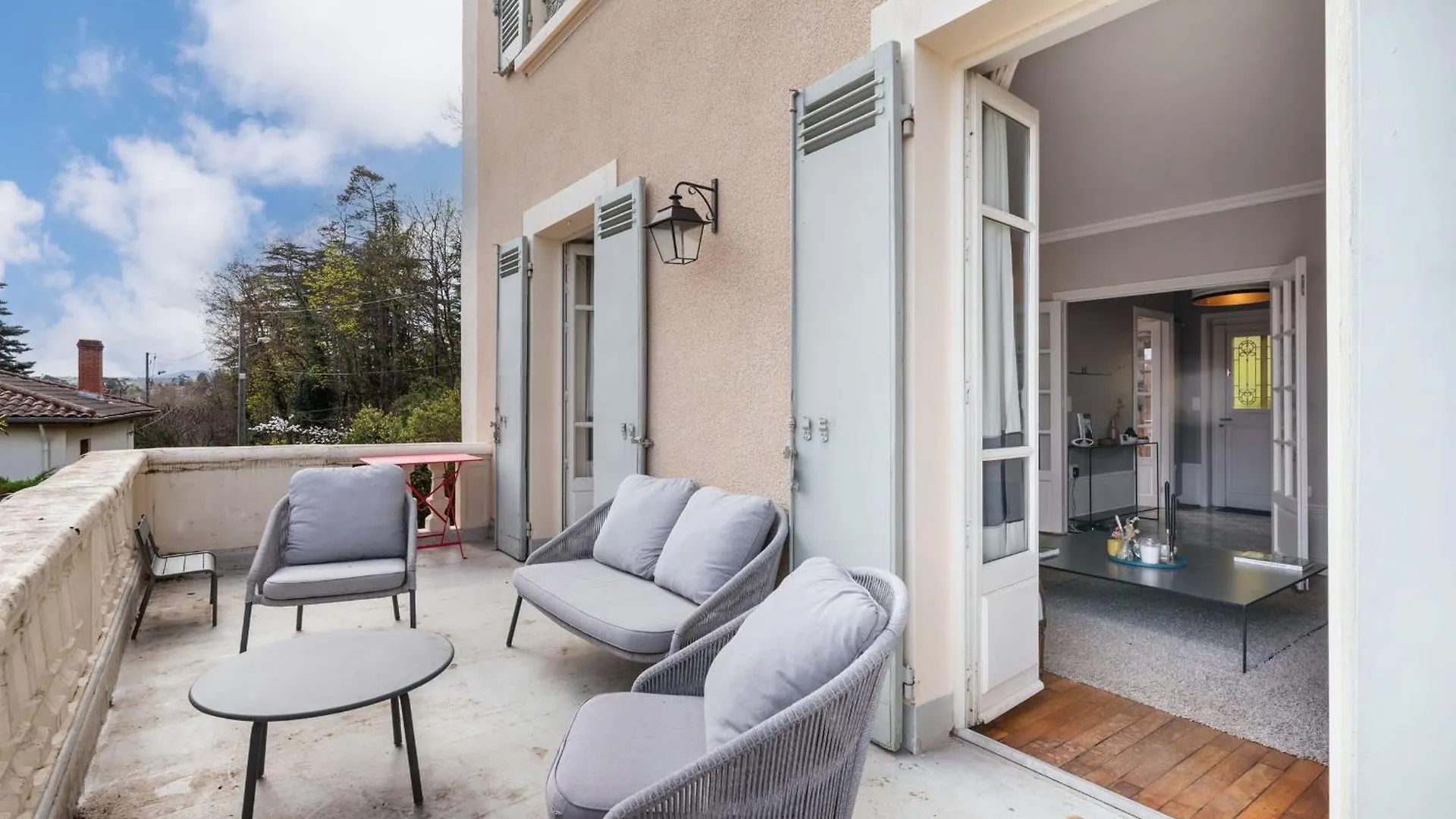 Villa les Roses - House with swimming pool and garden Écully